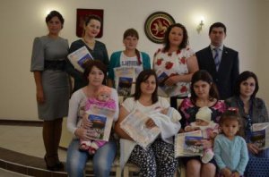 Торжественное вручение сертификатов на материнский капитал