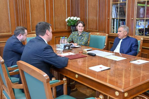 Сергей Чирков и Рустам Минниханов обсудили вопросы взаимодействия в социальной сфере