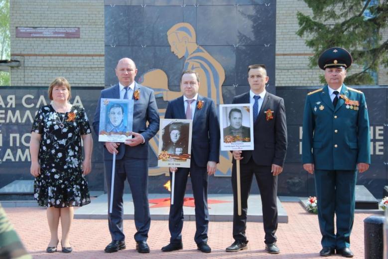 Эдуард Вафин принял участие в торжественной акции «Бессмертный полк» (Видео)