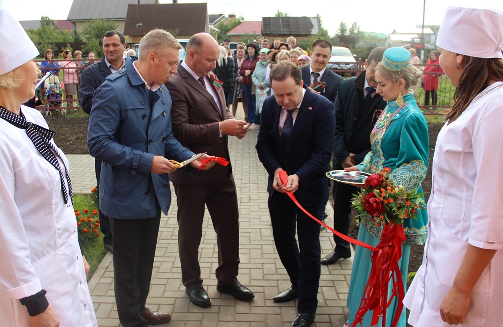 Глава ПФР Татарстана принял участие в открытие ФАПа в с.Старые Ерыклы (Видео)