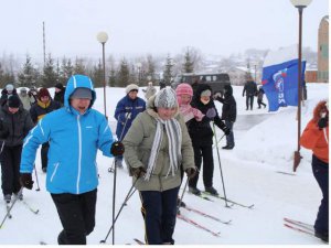 Мы по снегу быстро мчимся Мы по снегу быстро мчимся