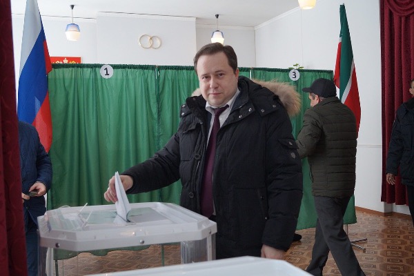 Эдуард Вафин принял участие в выборах Президента России