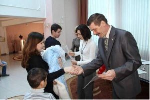 Очередное вручение сертификатов на материнский капитал в отделе ЗАГС Мамадышского района