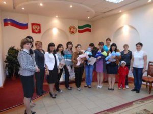 В Заинске состоялось торжественное вручение сертификатов на материнский капитал