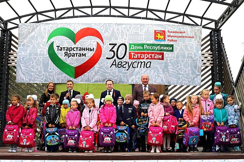 Управляющий ОПФР по РТ принял участие в акции «Помоги собраться в школу»