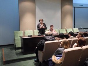 На вопросы сельчан отвечают специалисты