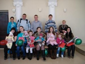По-весеннему праздничное настроение создали дети