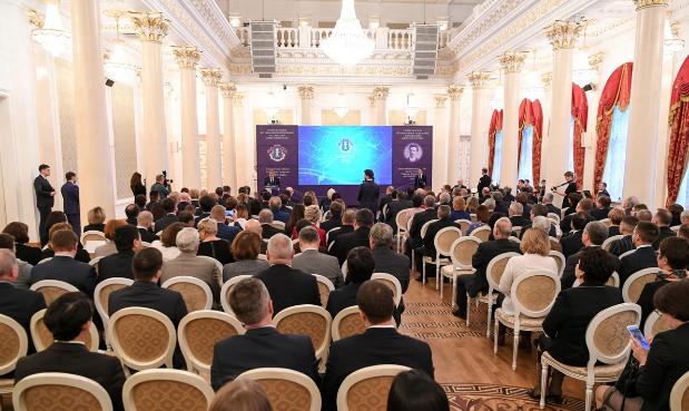 Асия Валиуллина приняла участие в церемонии вручения премии 