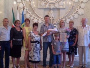 В Нижнекамске прошла торжественная церемония вручения сертификатов на материнский капитал
