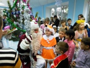 Новогодний праздник для детей сотрудников