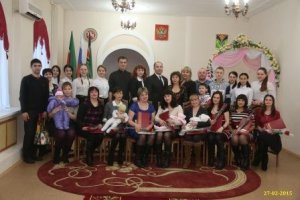 Лениногорским семьям вручили сертификаты на материнский капитал