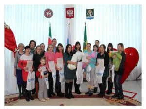 12 счастливых семей стали обладателями сертификатов на материнский капитал