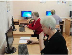 Пенсионеры переходят с компьютером на «ты» Пенсионеры переходят с компьютером на «ты»