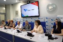 Гюльсина Сабирова приняла участие в пресс-конференции, посвященной набору социальных услуг Гюльсина Сабирова приняла участие в пресс-конференции, посвященной набору социальных услуг