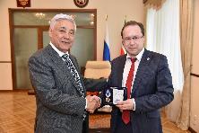 Рабочая встреча Эдуарда Вафина с председателем Государственного Совета Республики Татарстан Фаридом Мухаметшиным Рабочая встреча Эдуарда Вафина с председателем Государственного Совета Республики Татарстан Фаридом Мухаметшиным