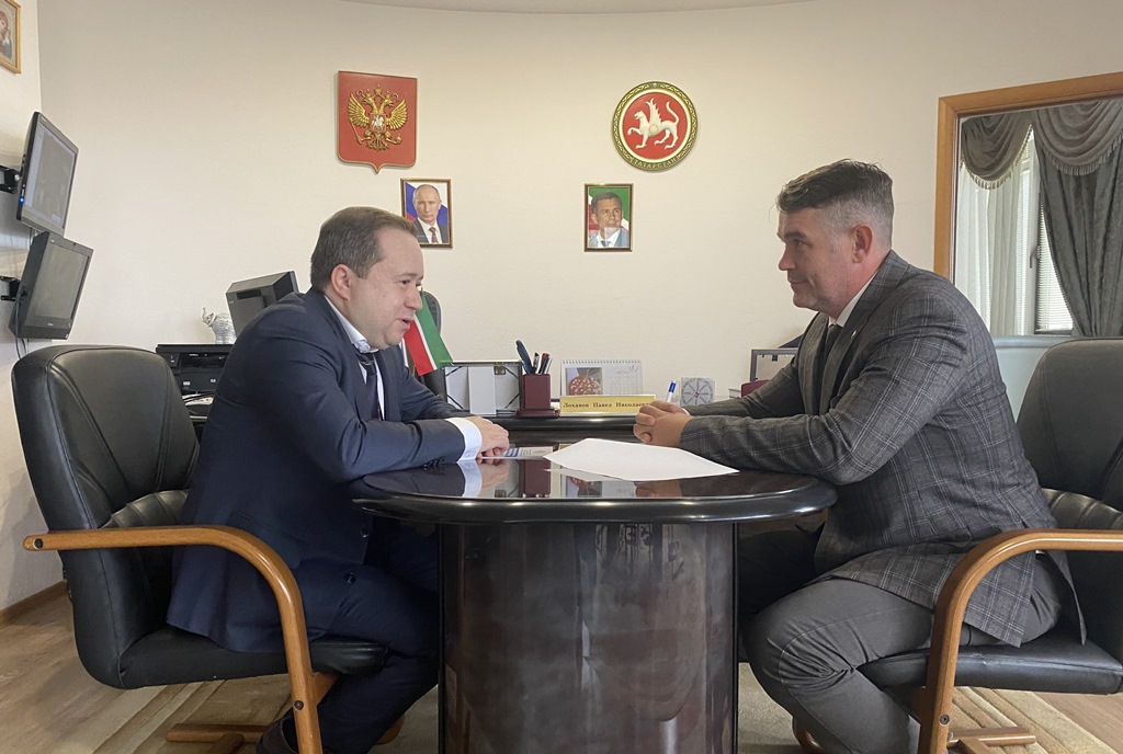 Эдуард Вафин провёл встречу с Управляющим Татарстанским Отделением фонда социального страхования Павлом Лохановым по вопросам межведомственного взаимодействия Эдуард Вафин провёл встречу с Управляющим Татарстанским Отделением фонда социального страхования Павлом Лохановым по вопросам межведомственного взаимодействия