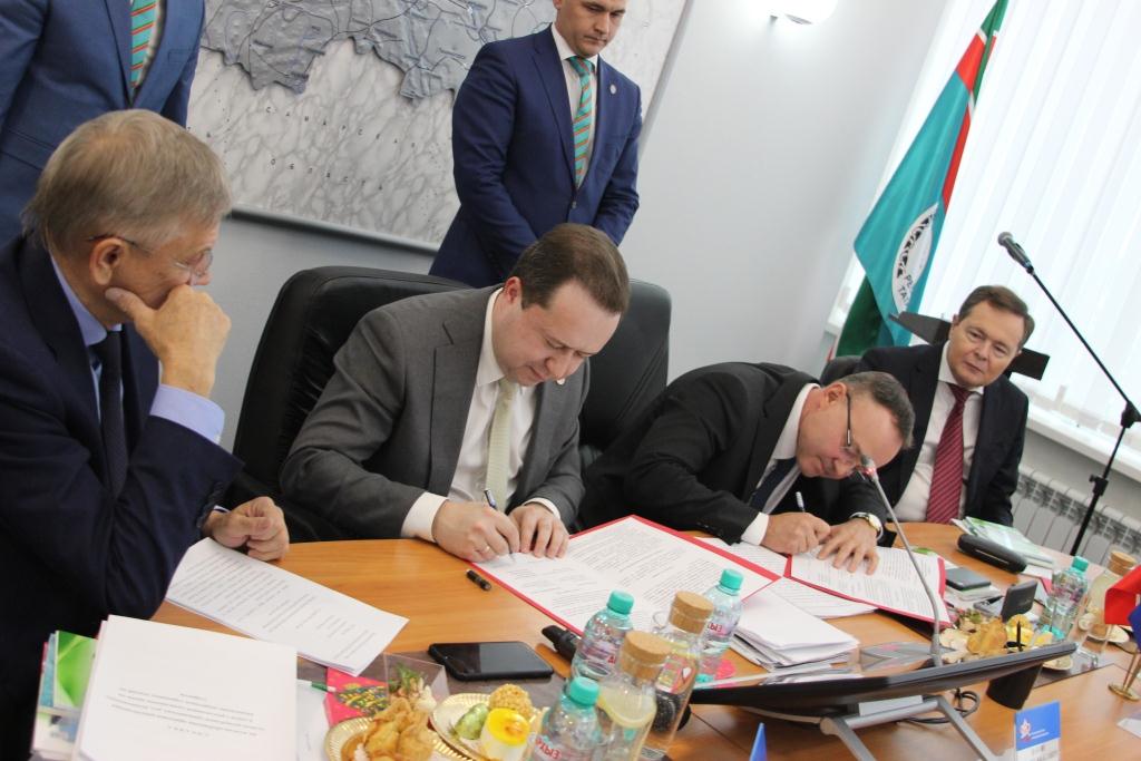 подписание - копия.JPG